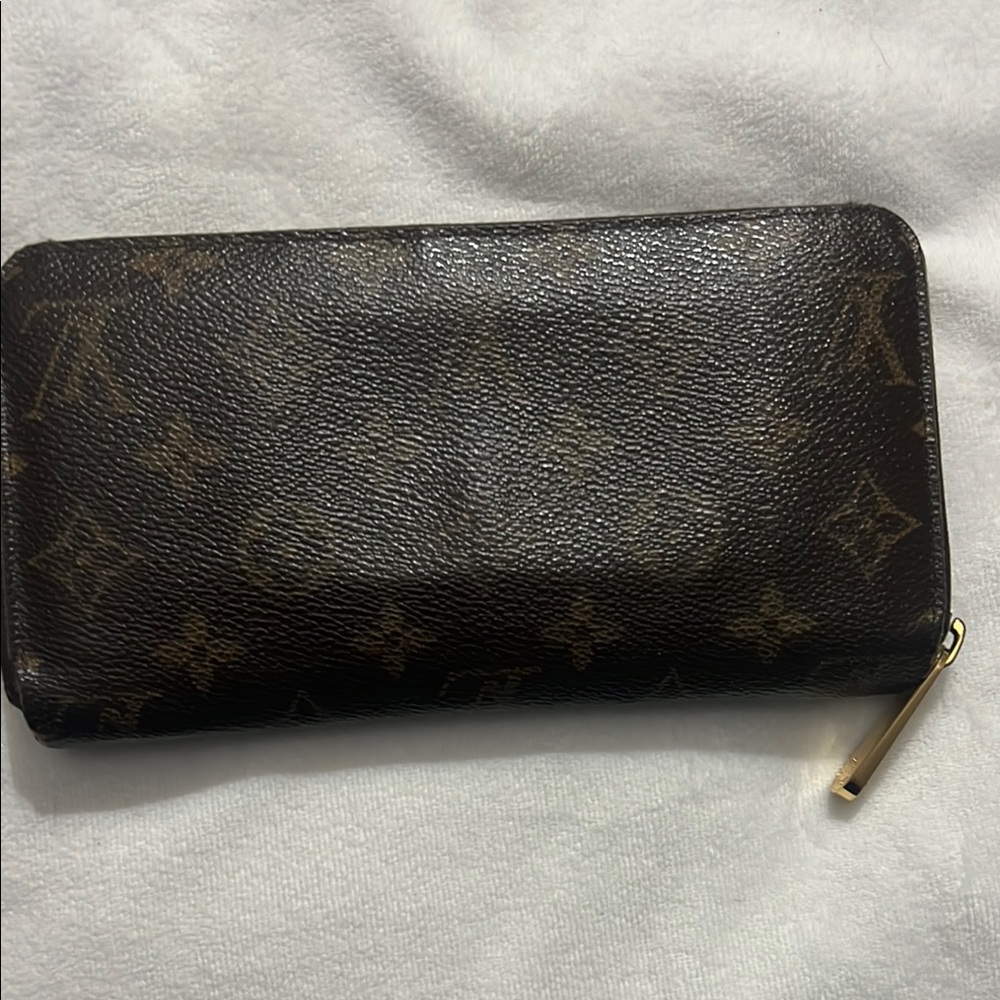 Louis Vuitton Monogram Zipper Wallet - Brown